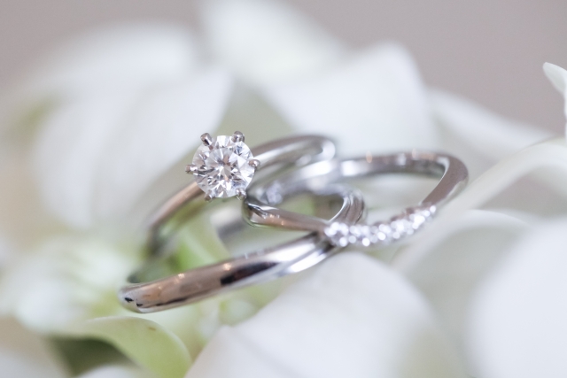 プロポーズにプリザーブドフラワーを添えよう～プリザーブドフラワーの専門店【DR Style】～　プロポーズに関する指輪の画像